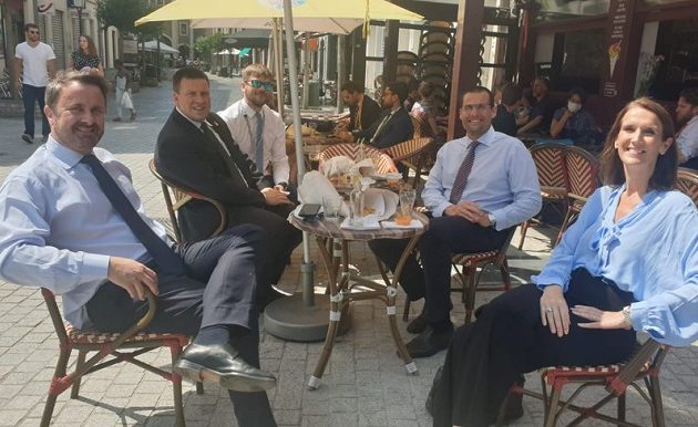 Σύνοδος Κορυφής: Πρωθυπουργοί έκαναν διάλειμμα για… τηγανητές πατάτες