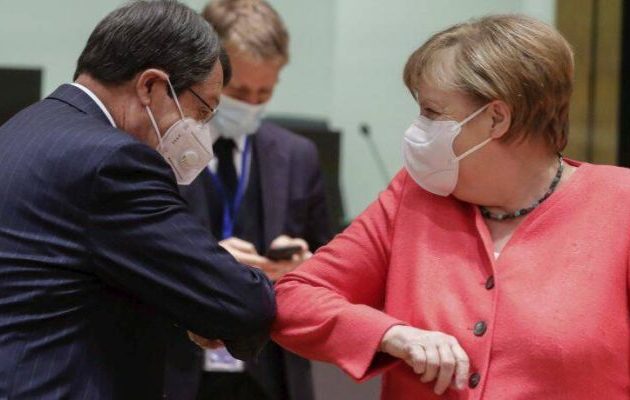 Η Μέρκελ εξέφρασε στον Αναστασιάδη την ετοιμότητά της για εκτόνωση της κρίσης στην κυπριακή ΑΟΖ