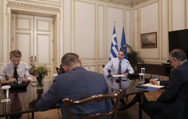 Κορωνοϊός: Έλεγχοι παντού «χωρίς εκπτώσεις» – Τι αποφασίστηκε σε σύσκεψη στο Μαξίμου
