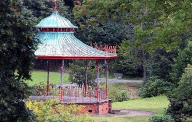 Γυναίκα προσπάθησε να αρπάξει 2χρονο σε πάρκο στη Βρετανία