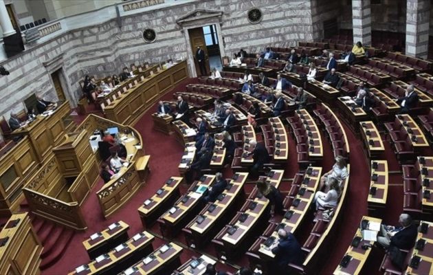 Στο Ειδικό Δικαστήριο με 177 «Ναι» παραπέμπεται ο Δημήτρης Παπαγγελόπουλος