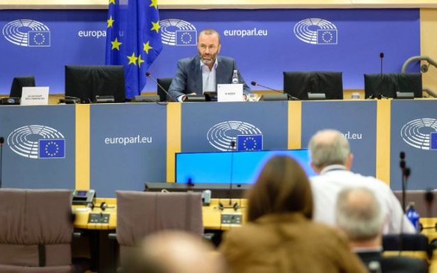 Μάνφρεντ Βέμπερ: «Θα πρέπει να δράσουμε και να δράσουμε τώρα» κατά της Τουρκίας