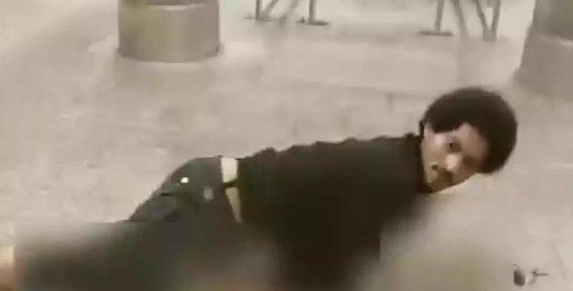 Άνδρας προσπαθεί να βιάσει 25χρονη στο Μετρό (βίντεο)