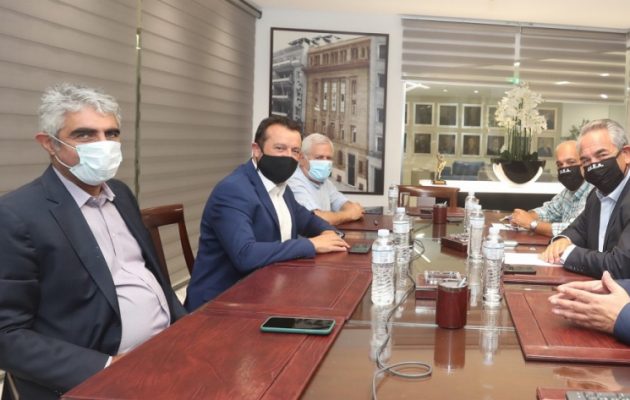 Συνάντηση αντιπροσωπείας ΣΥΡΙΖΑ με τον Κωνσταντίνο Μίχαλο για την οικονομία και την αγορά