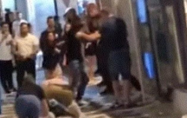 Ο αρχηγός της Μάντσεστερ Γιουνάιτεντ Χάρι Μαγκουάιρ «παίζει» άγριο ξύλο στη Μύκονο (βίντεο)