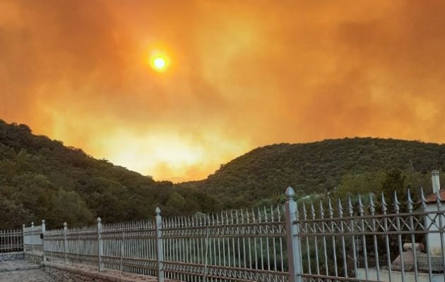 Κατακαίει ακόμη τη Μάνη η μεγάλη πυρκαγιά