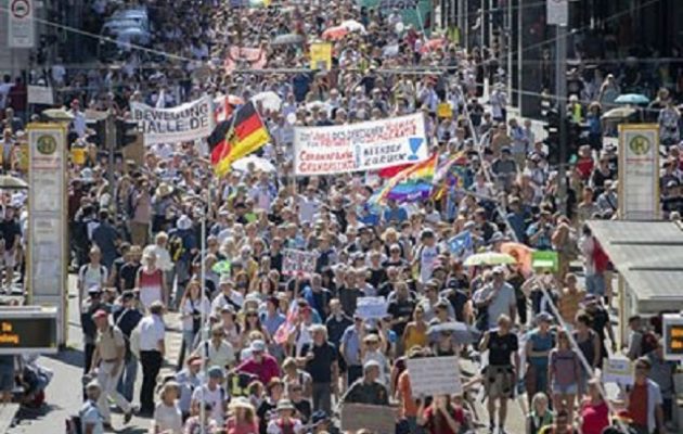 Διαδηλώσεις στην Ευρώπη κατά της «ιατρικής τυραννίας»: «Ο κορωνοϊός είναι ένα μεγάλο ψέμα»