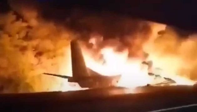 Συνετρίβη αεροπλάνο στην Ουκρανία – 18 νεκροί (βίντεο)