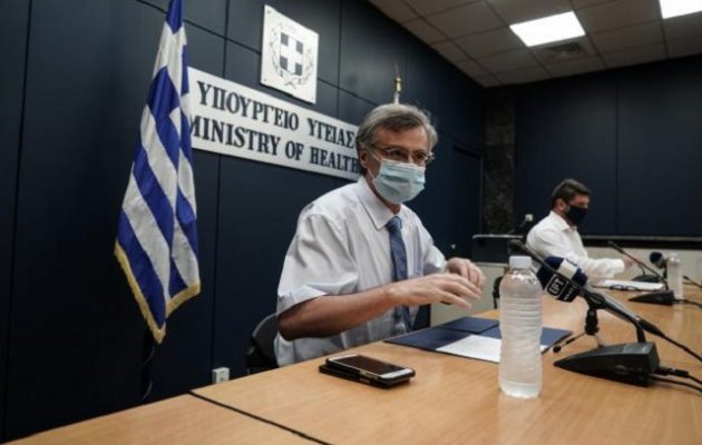 Τι ανησυχεί τον Τσιόδρα – Tι είπε για χρήση μάσκας και εμβόλιο