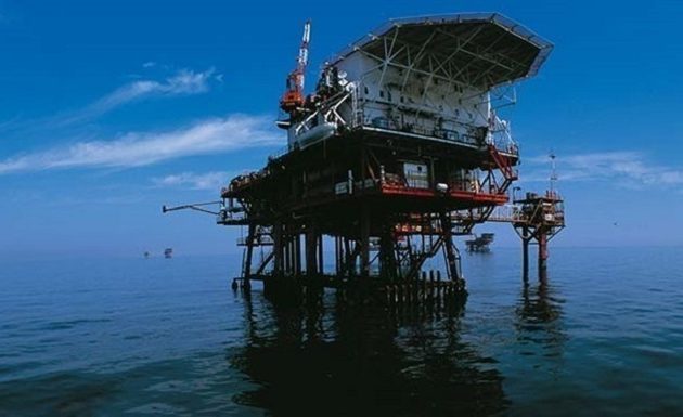 Ο Γερμανός ΥΠΟΙΚ θέλει γεωτρήσεις στη Βόρεια Θάλασσα αλλά δεν ακούει κουβέντα για μείωση φόρου στα καύσιμα