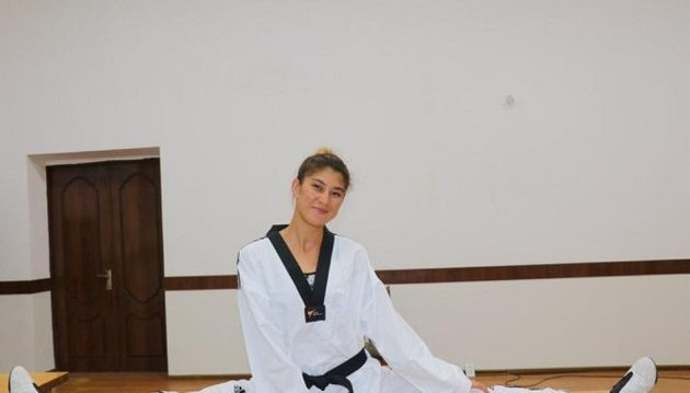 Διώκεται 23χρονη που ξυλοκόπησε άνδρες γιατί την παρενόχλησαν