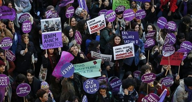 Επιδημία οι γυναικοκτονίες στην Τουρκία – 36 δολοφονήθηκαν σε ένα μήνα