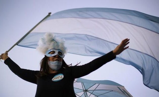 Θετικά τα 6 στα 10 τεστ για κορωνοϊό στην Αργεντινή