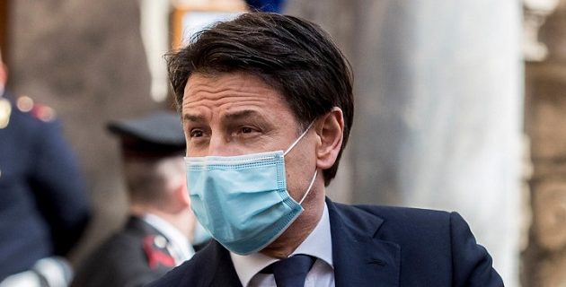 Κοντέ: Να φοράμε μάσκα παντού – 31 νεκροί σε μια ημέρα στην Ιταλία