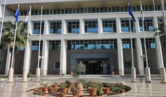 Το κυπριακό ΥΠΕΞ καταδίκασε τις προσβολές Ερντογάν κατά του Μακρόν