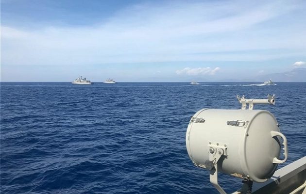 Σε ύψιστη επιφυλακή o Ελληνικός Στόλος για το «Ορούτς Ρέις» – Τα πολεμικά μας σε πλήρη ανάπτυξη (φωτο)