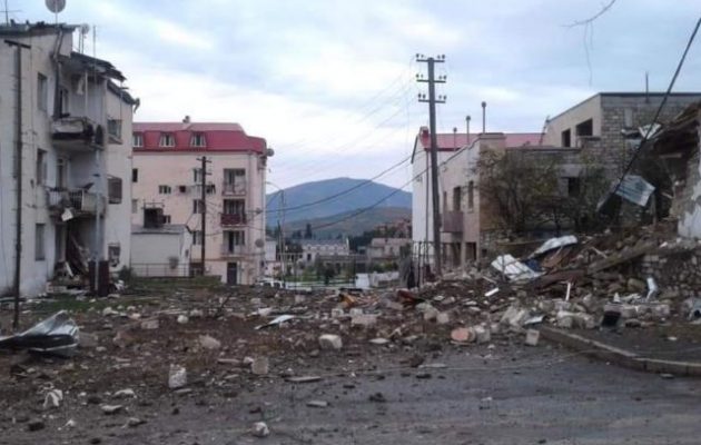 Το Αζερμπαϊτζάν βομβάρδιζε όλο το βράδυ την πρωτεύουσα των Αρμενίων του Αρτσάχ