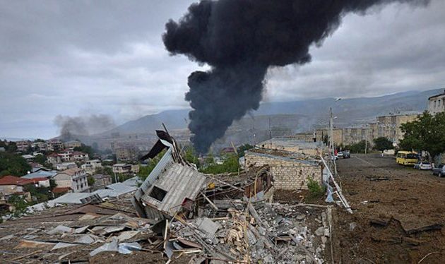 Το Αζερμπαϊτζάν βομβάρδισε με πυραύλους την πρωτεύουσα του Αρτσάχ λίγο πριν την εκεχειρία