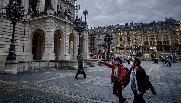«Επικίνδυνη περιοχή» το Βερολίνο – Η Γερμανίδα υπ. Υγείας προειδοποιεί για Shutdown