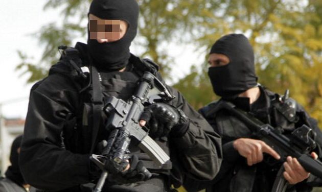Συνελήφθησαν 7 Κροάτες στα σύνορα των Ευζώνων με ρόπαλα και μαχαίρια ενώ επιχειρούσαν να διαφύγουν