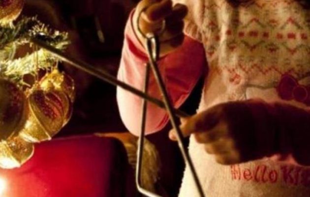 Πέτσας: Θα απαγορευθούν τα κάλαντα των Χριστουγέννων από τα παιδιά