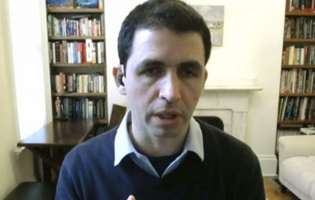 Καθηγητής ΜΙΤ Κέλλης: Ακόμη και μετά το εμβόλιο και το καλοκαίρι θα φοράμε μάσκες