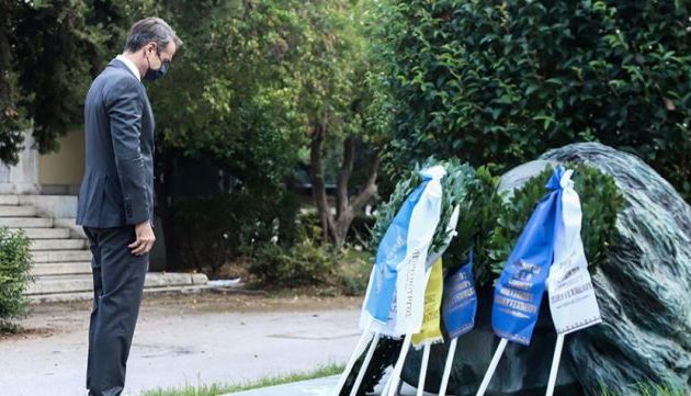 Ο Μητσοτάκης κατέθεσε στεφάνι στο Πολυτεχνείο