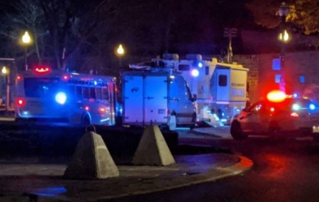 Καναδάς: Άνδρας ντυμένος με μεσαιωνική στολή σκότωσε με μπαλτά δύο περαστικούς και τραυμάτισε πέντε