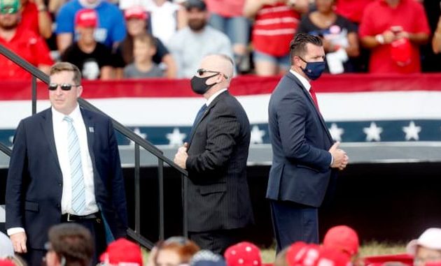 ΗΠΑ: 130 πράκτορες της Μυστικής Υπηρεσίας που φυλά τον Τραμπ σε καραντίνα