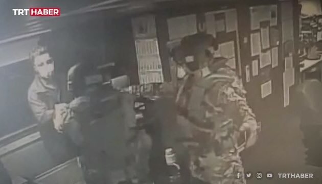 Θέατρο της Τουρκίας με την «Ειρήνη»: Της δόθηκε διορία, δεν απάντησε, αντέδρασε όταν ανέβηκαν οι Γερμανοί στο πλοίο