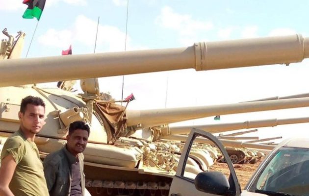 Ο Λιβυκός Εθνικός Στρατός (LNA) ενισχύθηκε με σοβιετικά τανκς Τ-62