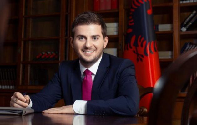 Αλβανία: Παραιτήθηκε το «θείο βρέφος» υπ. Εξωτερικών Γκεντ Τσάκαϊ