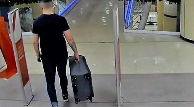 Βίασε τουρίστρια, τη σκότωσε και μετέφερε το πτώμα της σε βαλίτσα (βίντεο)