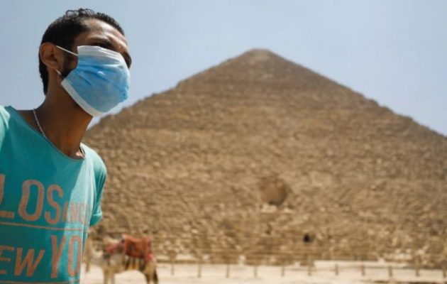 Αίγυπτος: Οι ανεμβολίαστοι δημόσιοι υπάλληλοι δεν θα λαμβάνουν τους μισθούς τους