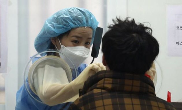 Το χειρότερο κύμα κορωνοϊού σαρώνει τη Νότια Κορέα – Κλείνουν τα σχολεία