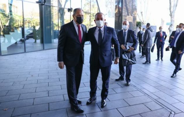 Η Τουρκία -η «σύμμαχος» της Δύσης- θα παράγει το ρωσικό εμβόλιο Sputnik V