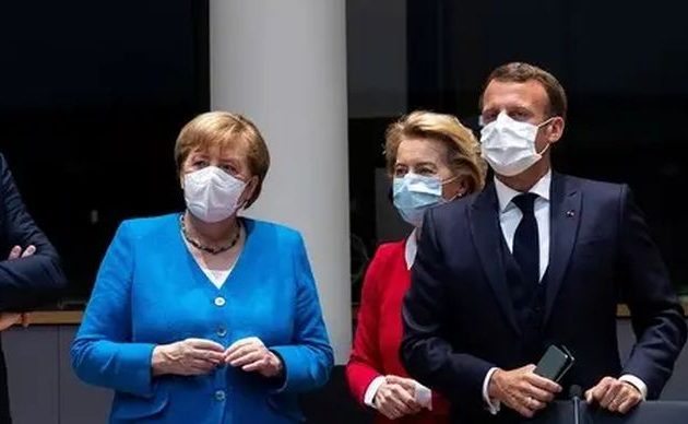 Τη… γλίτωσε η Μέρκελ από τον Μακρόν – Η Ούρσουλα πάλι δεν ξέρει αλλά δεν αυτοαπομονώνεται