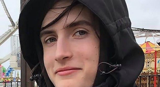 17χρονος στραγγάλισε και μαχαίρωσε 118 φορές τη μητέρα του