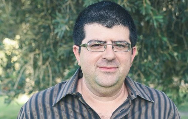 Ισραηλινός επιστήμονας: Η νέα μετάλλαξη μπορεί να είναι «μόνο η κορυφή του παγόβουνου»