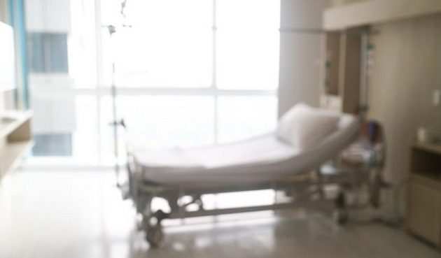 37χρονος με κορωνοϊό σκότωσε με τη φιάλη οξυγόνου τον διπλανό του σε νοσοκομείο