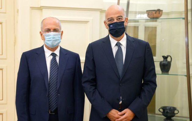 Οι εξελίξεις στην Αν. Μεσόγειο στο επίκεντρο της συνάντησης Δένδια και Ισραηλινού Πρέσβη