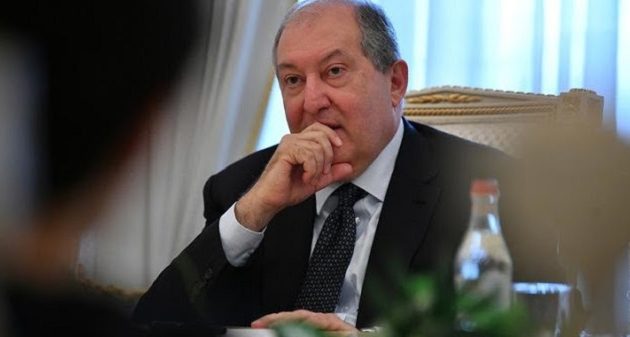 Θετικός στον κορωνοϊό ο πρόεδρος της Αρμενίας – Σε απομόνωση στο Λονδίνο