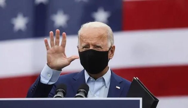 Μπάιντεν: «Επένδυση» τα 2 τρισ. δολάρια στήριξη σε νοικοκυριά και επιχειρήσεις
