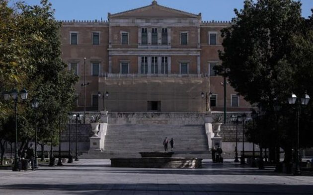 Στο «κόκκινο» η Αττική – Ποια μέτρα ισχύουν – Πώς θα λειτουργούν τα καταστήματα