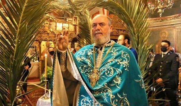 Θεοφάνεια: Βουλευτής της Ν.Δ. πήγε στην εκκλησία παρά την απαγόρευση (φωτο)