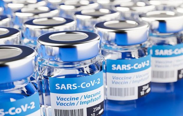 Με «μηχανισμό» στις εξαγωγές εμβολίων απαντά η Ευρωπαϊκή Επιτροπή στις φαρμακοβιομηχανίες