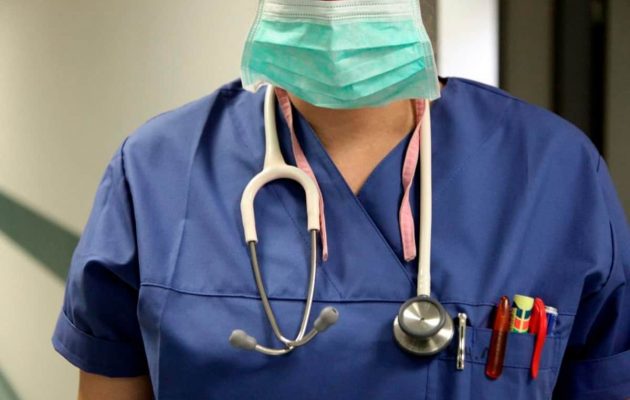 Ήττα ψεκ-Πλεύρη και ακροδεξιού νεοφιλελευθερισμού – Επέστρεψαν οι ανεμβολίαστοι υγειονομικοί