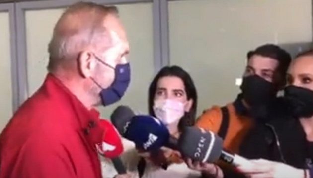 Επέστρεψε από το Ντουμπάι ο Κωστόπουλος – Ένταση με φωνές στο αεροδρόμιο (βιντεο)