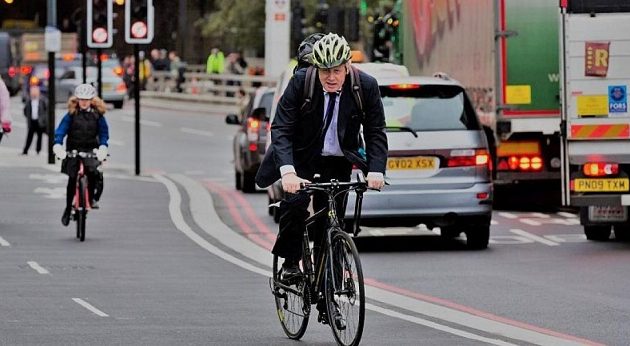 Ο Μπόρις Τζόνσον έκανε ποδηλατάδα 12χλμ εν μέσω λοκντάουν