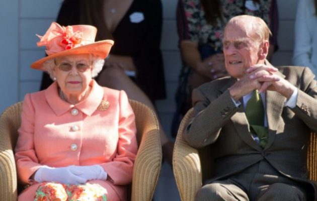 Εμβολιάστηκαν η βασίλισσα Ελισάβετ και ο πρίγκιπας Φίλιππος